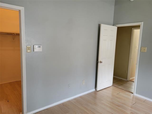 Building Photo - 1358 Meadow Creek Dr