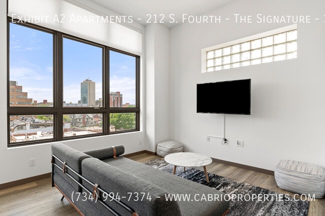 Building Photo - Exhibit A2 Apartments - 212 S. Fourth -The Signature - 2 Bed/1 Bath