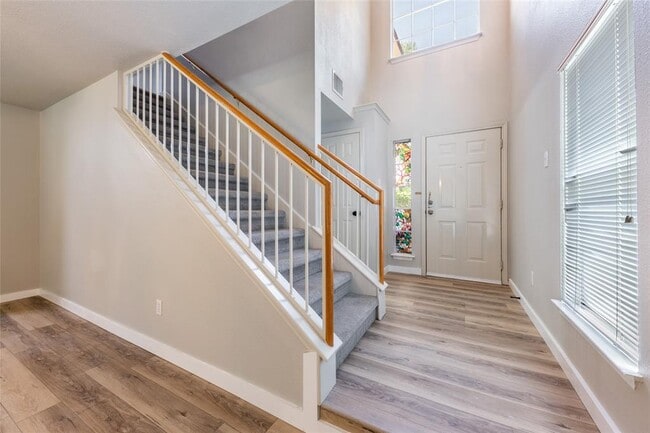 Building Photo - 1112 Doras Dr