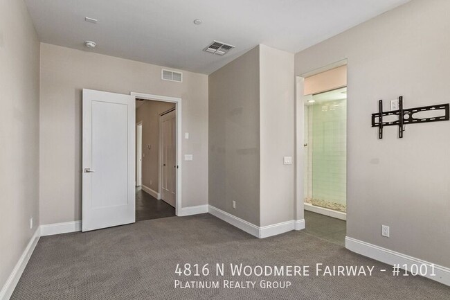 Building Photo - 4816 N Woodmere Fairway
