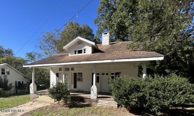 Primary Photo - 217 Robinson St