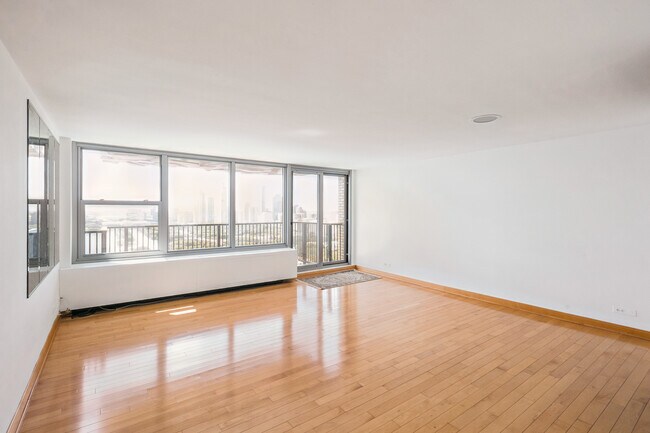 Building Photo - 400 E Randolph St