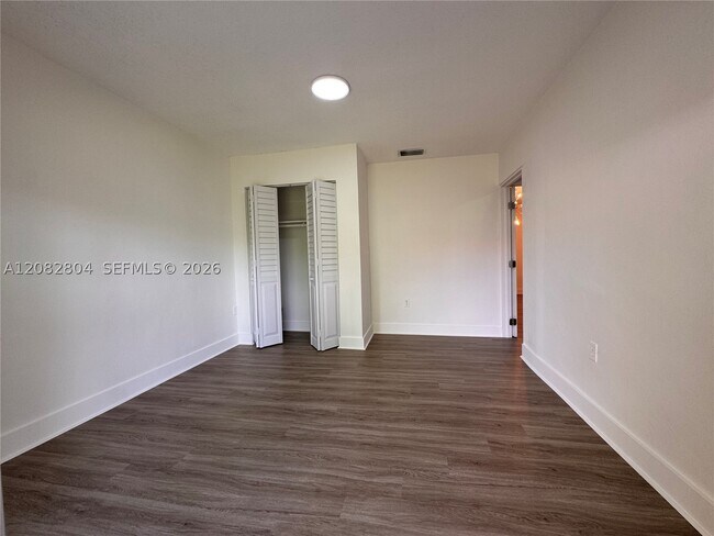 Building Photo - 3632 SW 87th Ct