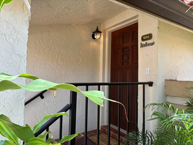 Building Photo - 7895 La Mirada Dr