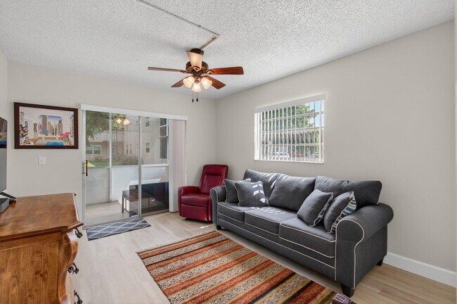 Building Photo - 406 Piedmont I