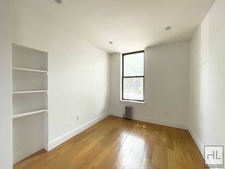 Building Photo - Renovated 2-Bedroom with Private Backyard + 1,500 Sq Ft Recreation Space | Fort Greene