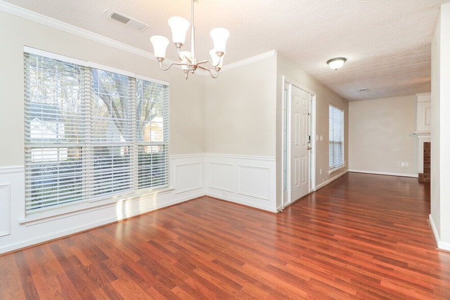 Building Photo - 3060 Trotters Field Dr SW