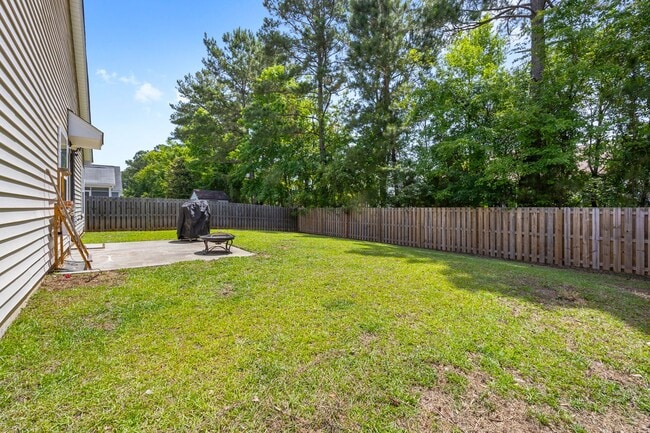 Building Photo - Ranch Style Home in Hunt Club For Rent!