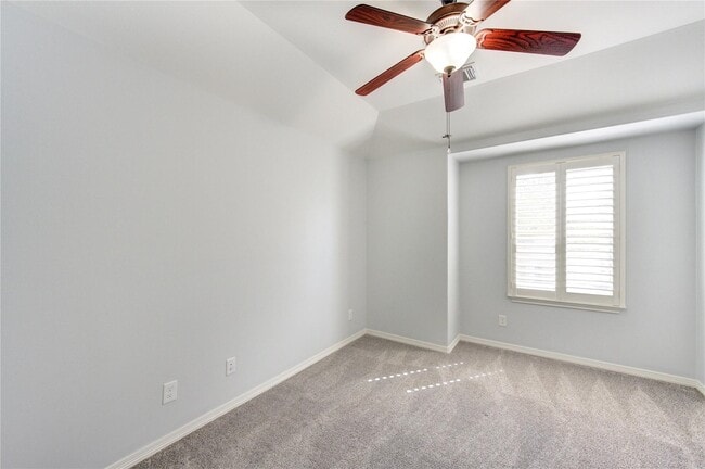 Building Photo - 4340 Lake Walk Ct