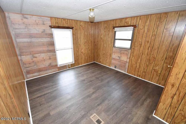 Building Photo - 619 Cora St