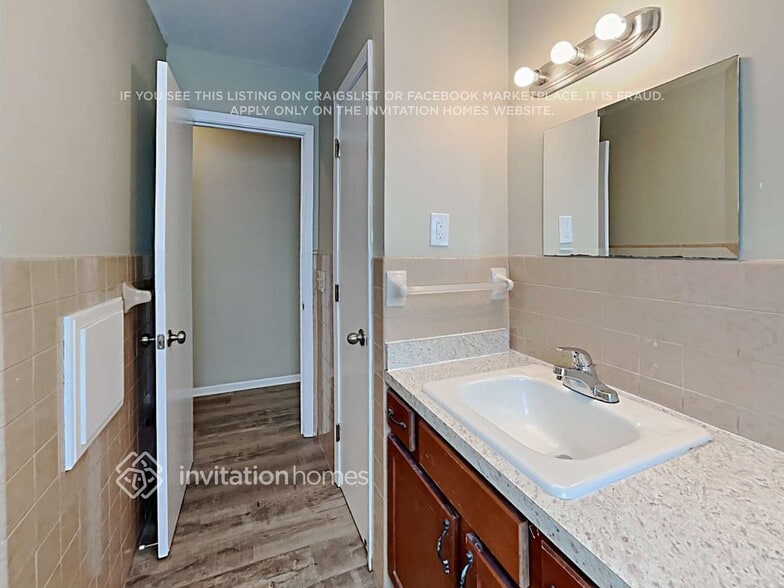 Building Photo - 1911 Adolphus St