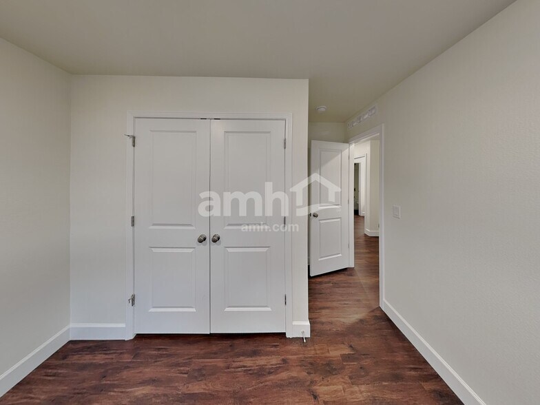 Building Photo - 14982 W 82nd Pl