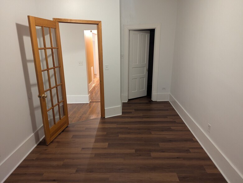 Building Photo - 3612 S King Dr