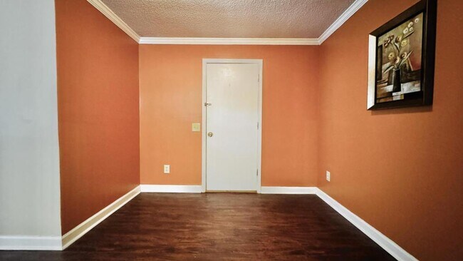 Building Photo - 1410 W Avondale Dr
