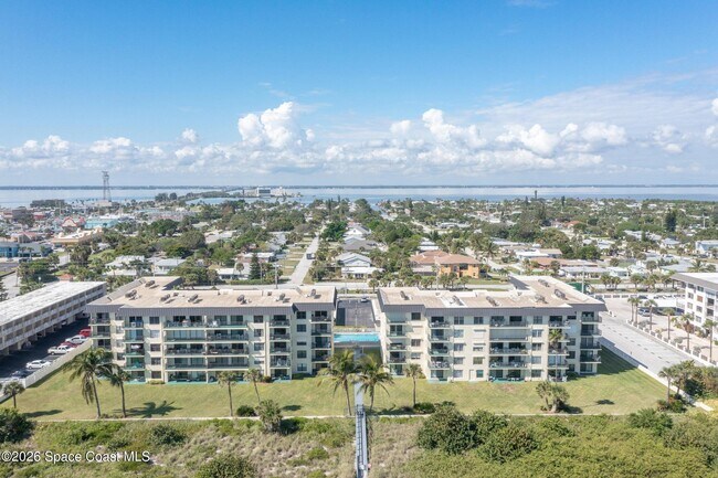 Building Photo - 4570 Ocean Beach Blvd