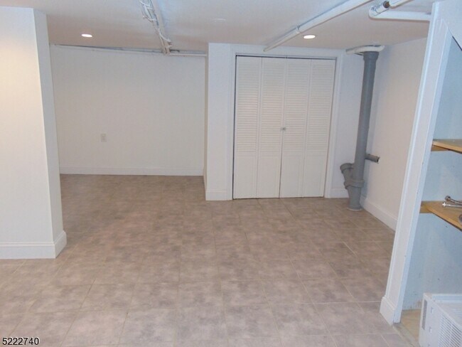 Building Photo - 112 Floyd Ave
