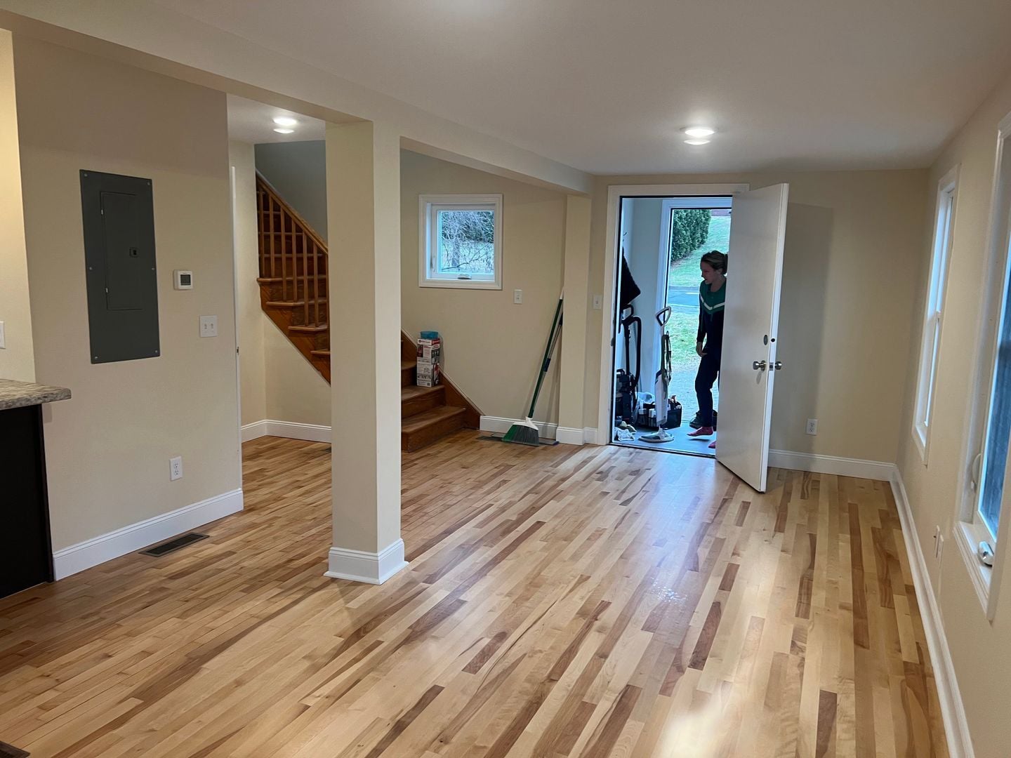 Building Photo - 389 E Allen St