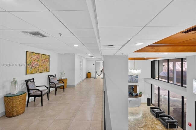 Building Photo - 6061 Collins Ave