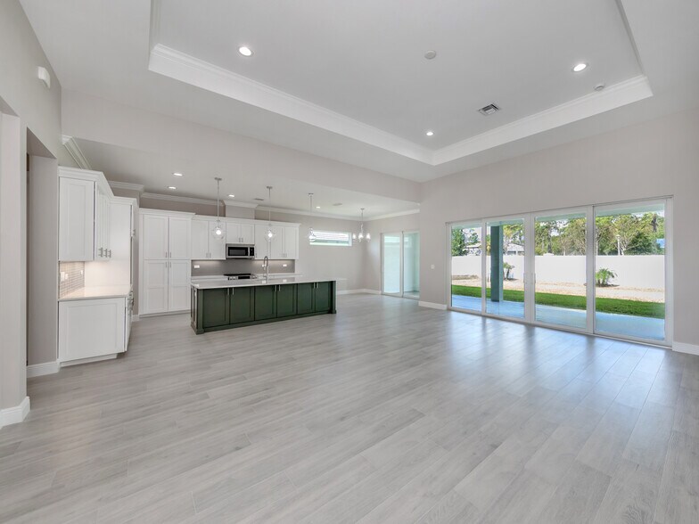 Building Photo - 1760 Lugano Cir