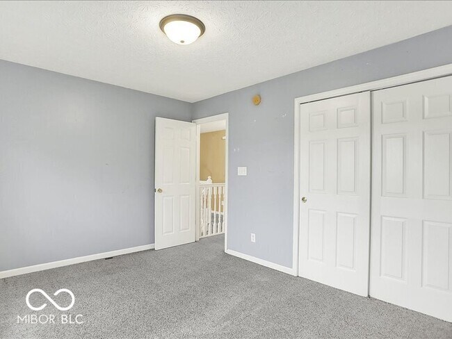Building Photo - 7133 Silver Lake Dr