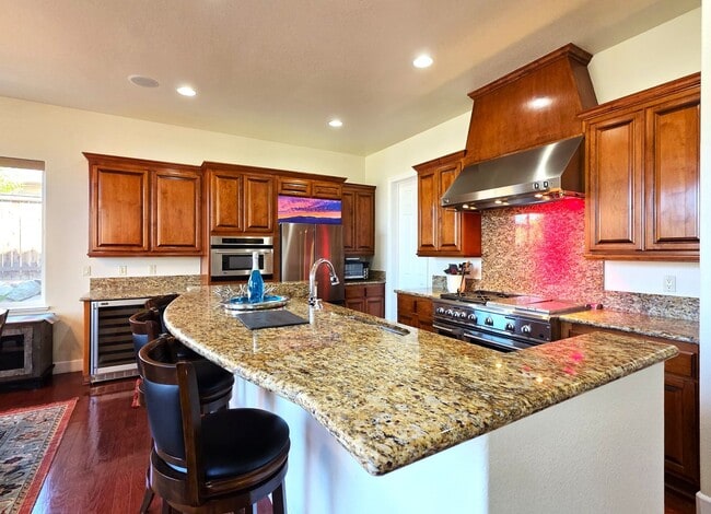 Building Photo - All-Inclusive Executive Luxury in Somerset...