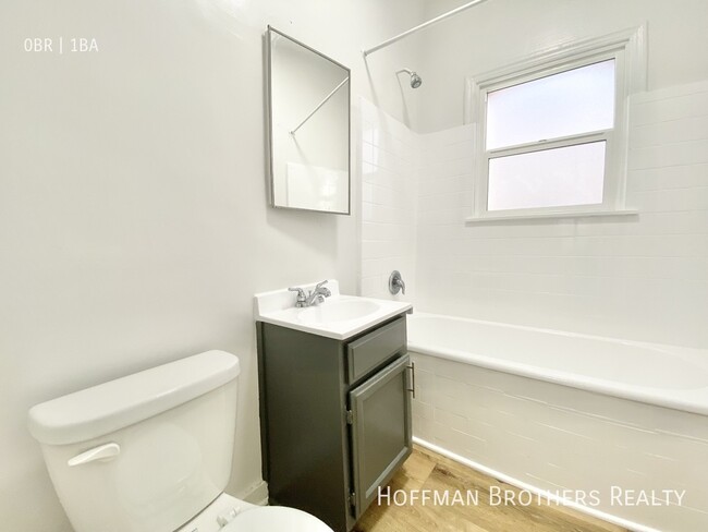 Building Photo - 456 S Catalina St