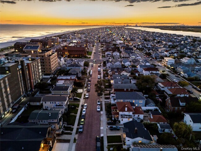 Building Photo - 622 W Penn St