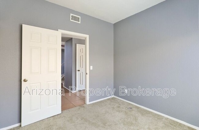 Building Photo - 1653 E Cindy St