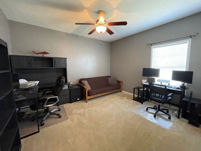 Building Photo - Wakefield Subdivision!  End Unit.