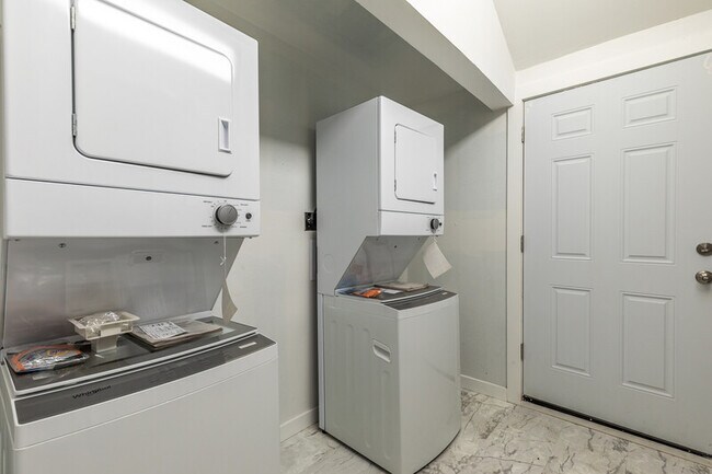 Building Photo - 515 N 15th St