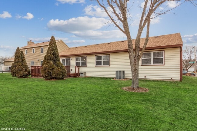 Building Photo - 2043 University Dr