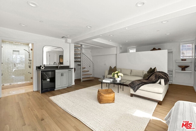 Building Photo - 8835 Betty Way