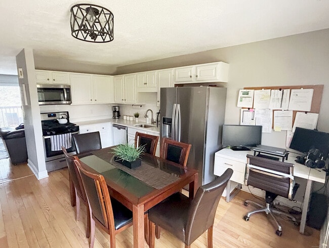 Building Photo - 322 Knapps Hwy