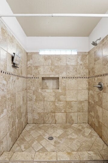 Building Photo - Kern Place- 4 bedrooms, 3 baths and Refrigerated AC.