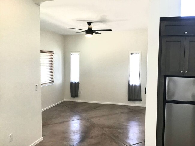Building Photo - Modern, beautiful 3Bdrm, 2ba unfurnished i...