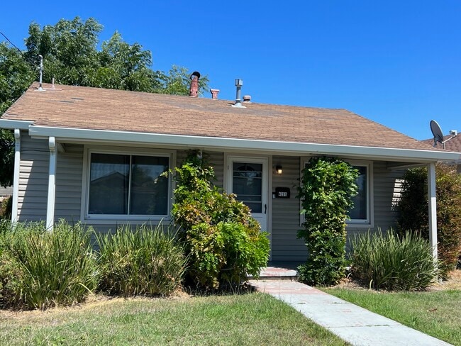 Building Photo - 4391 Davis St