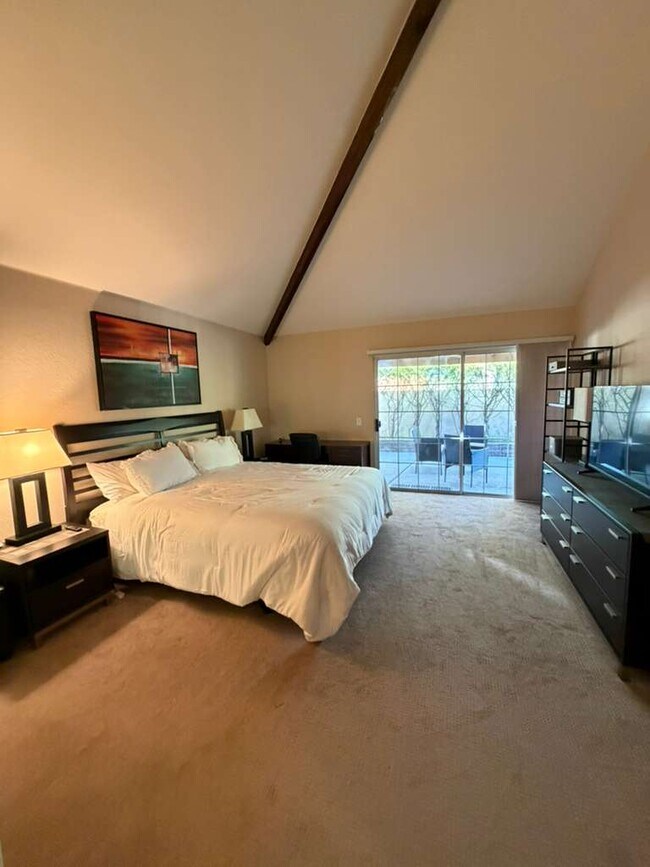 Building Photo - 11816 Caminito Corriente