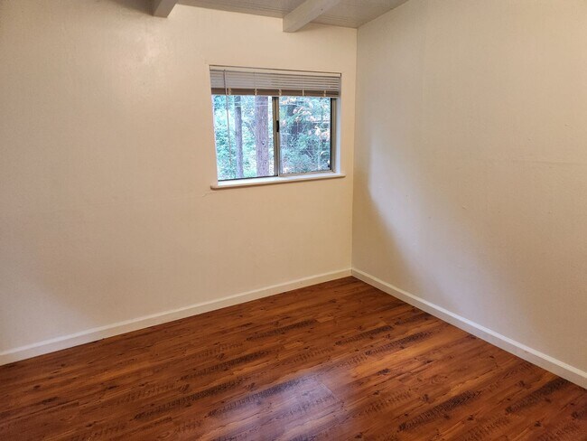 Building Photo - 11075 Dell Ave