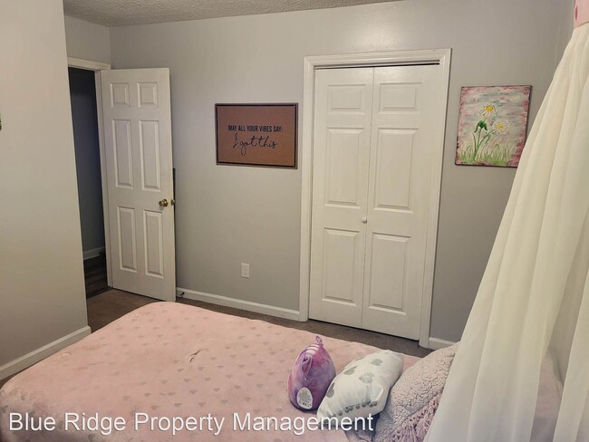 Building Photo - 2 br, 1.5 bath House - 104 Autumn Creek Lane