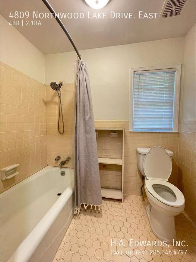 Building Photo - 4809 Northwood Lake Dr E