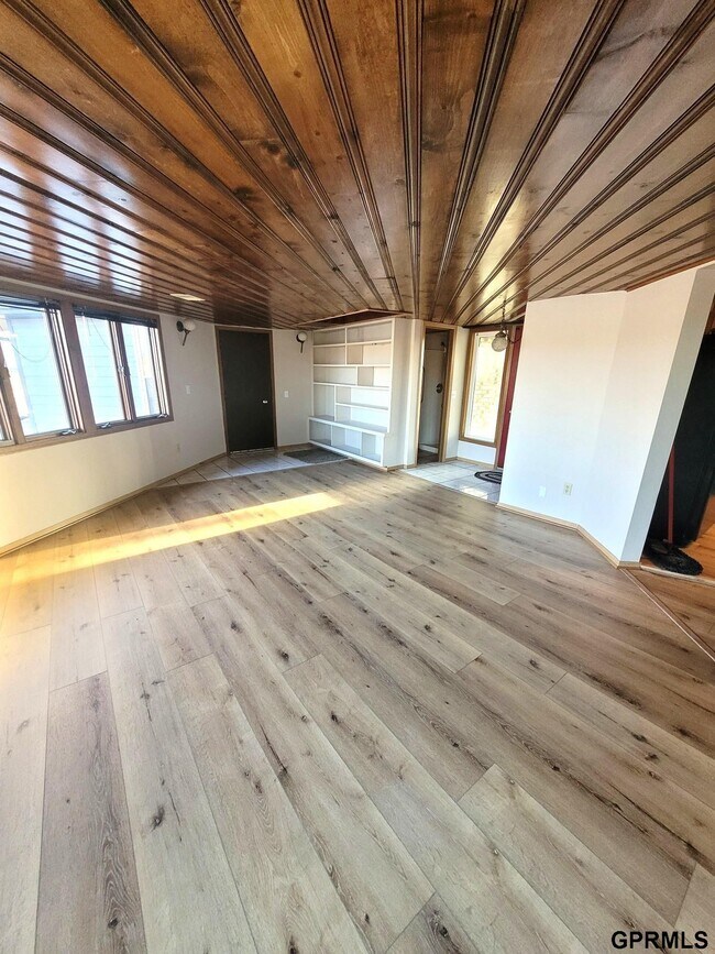 Building Photo - 1055 Platteview Dr