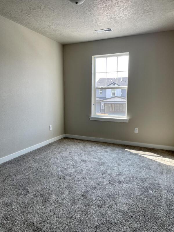 Building Photo - 5978 S Carlburg Ave