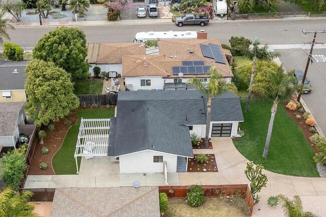 Building Photo - 2612 Davis Ave