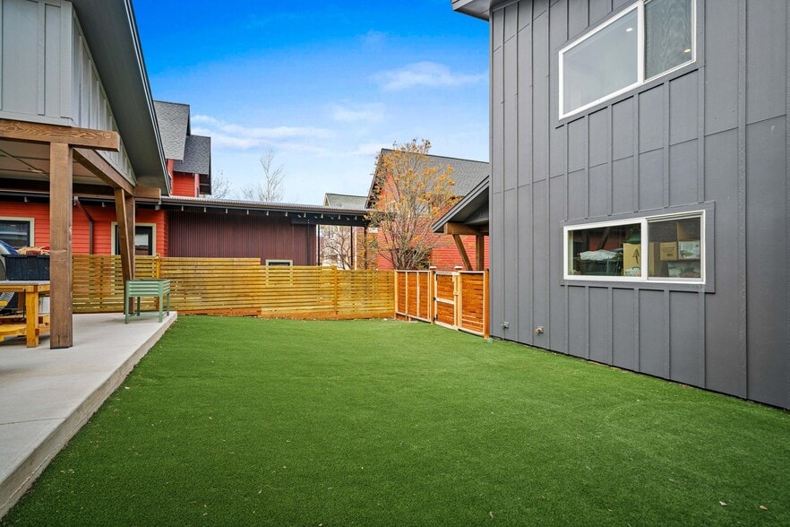 Building Photo - 4451 Alexander St