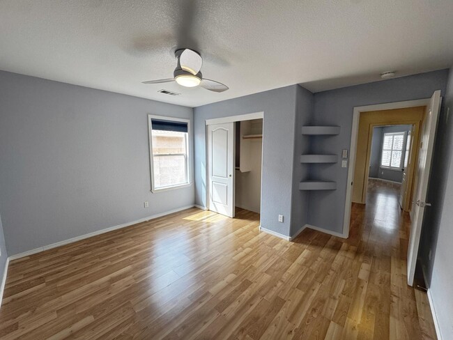 Building Photo - 8608 Quail Creek Ct NE