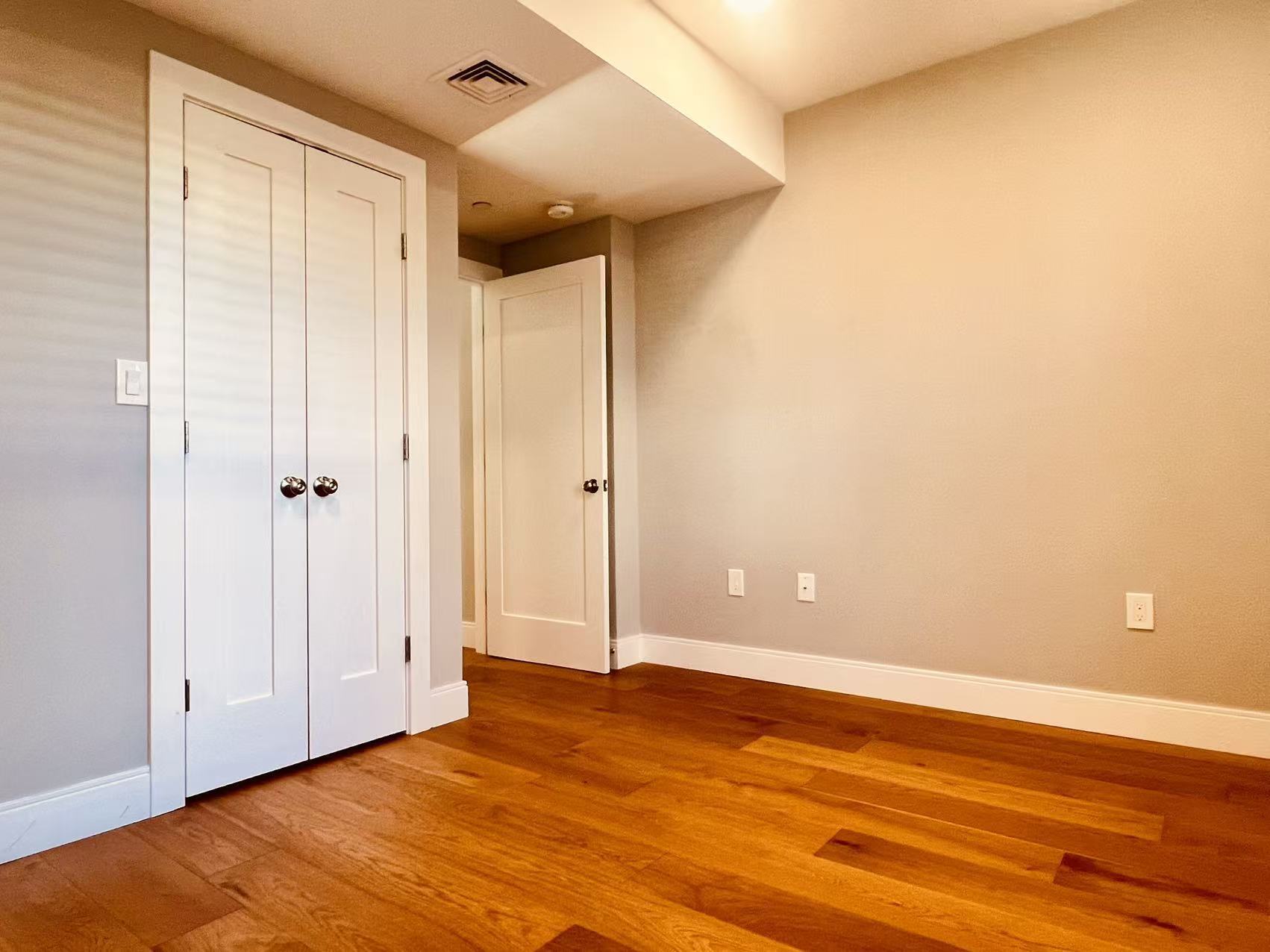 Building Photo - 19 Plymouth St