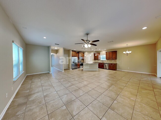 Building Photo - 332 Silver Glen Ave