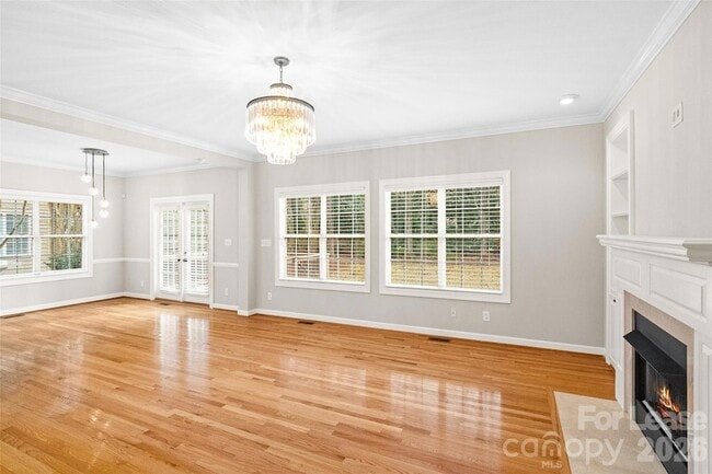 Building Photo - 704 Deercross Ln