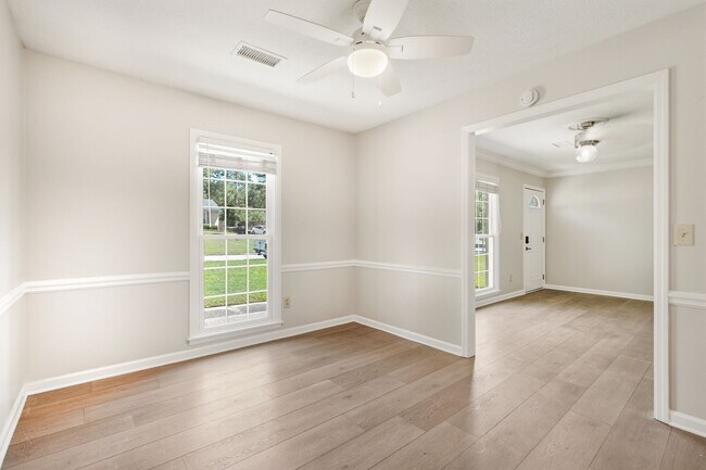 Building Photo - Renovated North Columbus Home with Fenced Yard!