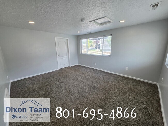 Building Photo - 44 W 150 N
